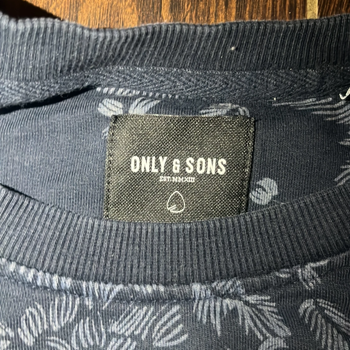 Blommig mörkblå tröja Only & Sons - 1