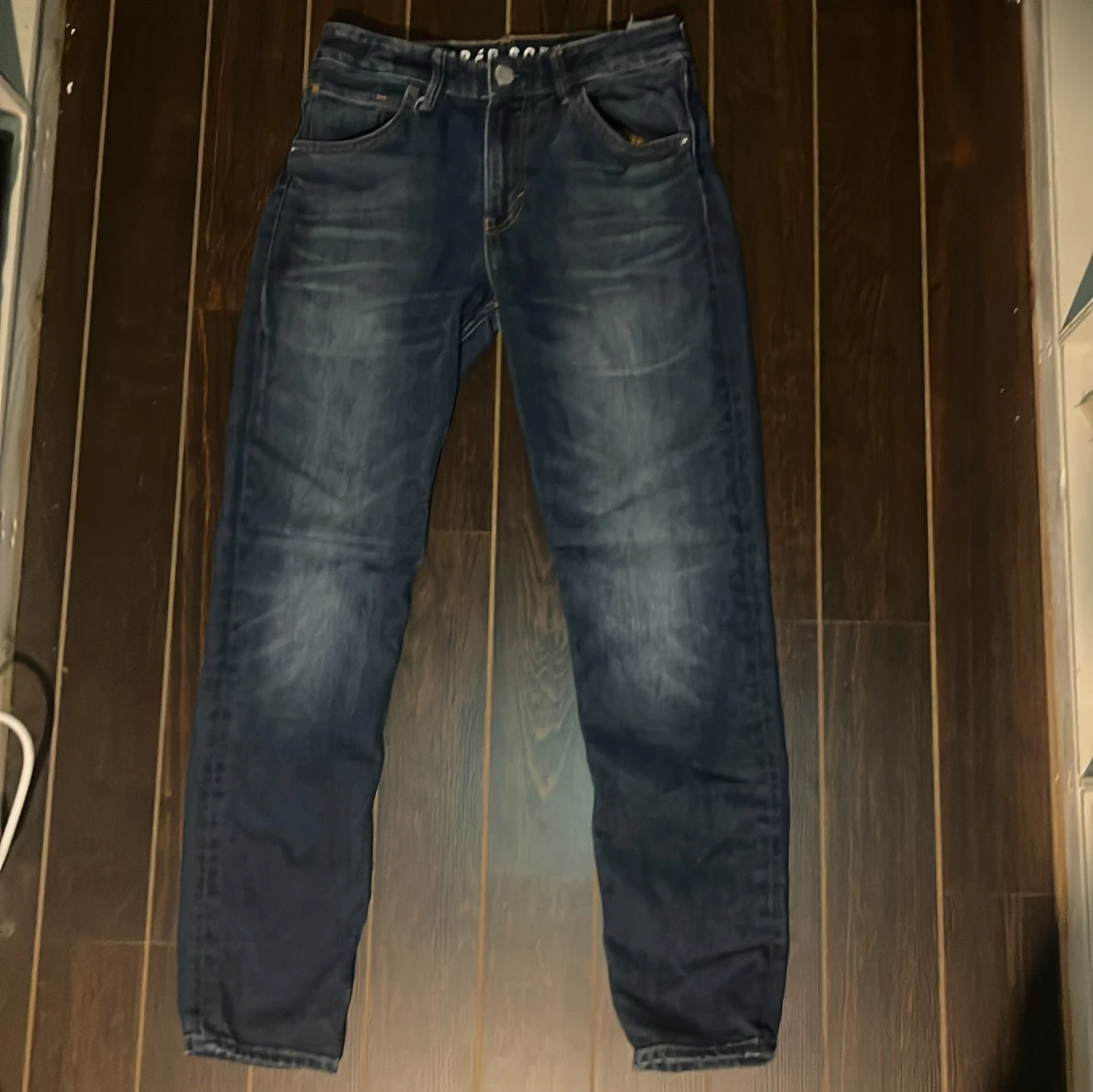 Mörkblå skinny jeans från &Denim