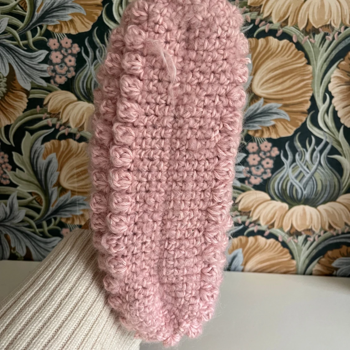 Rosa stickad clutch/necessär - 2