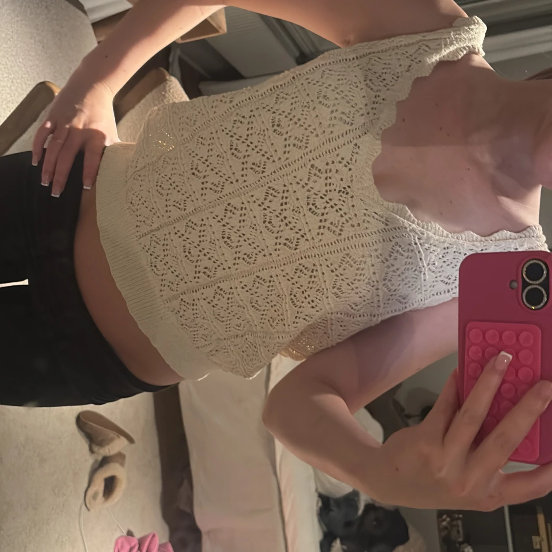 Stickad linnetopp från MNG i beige