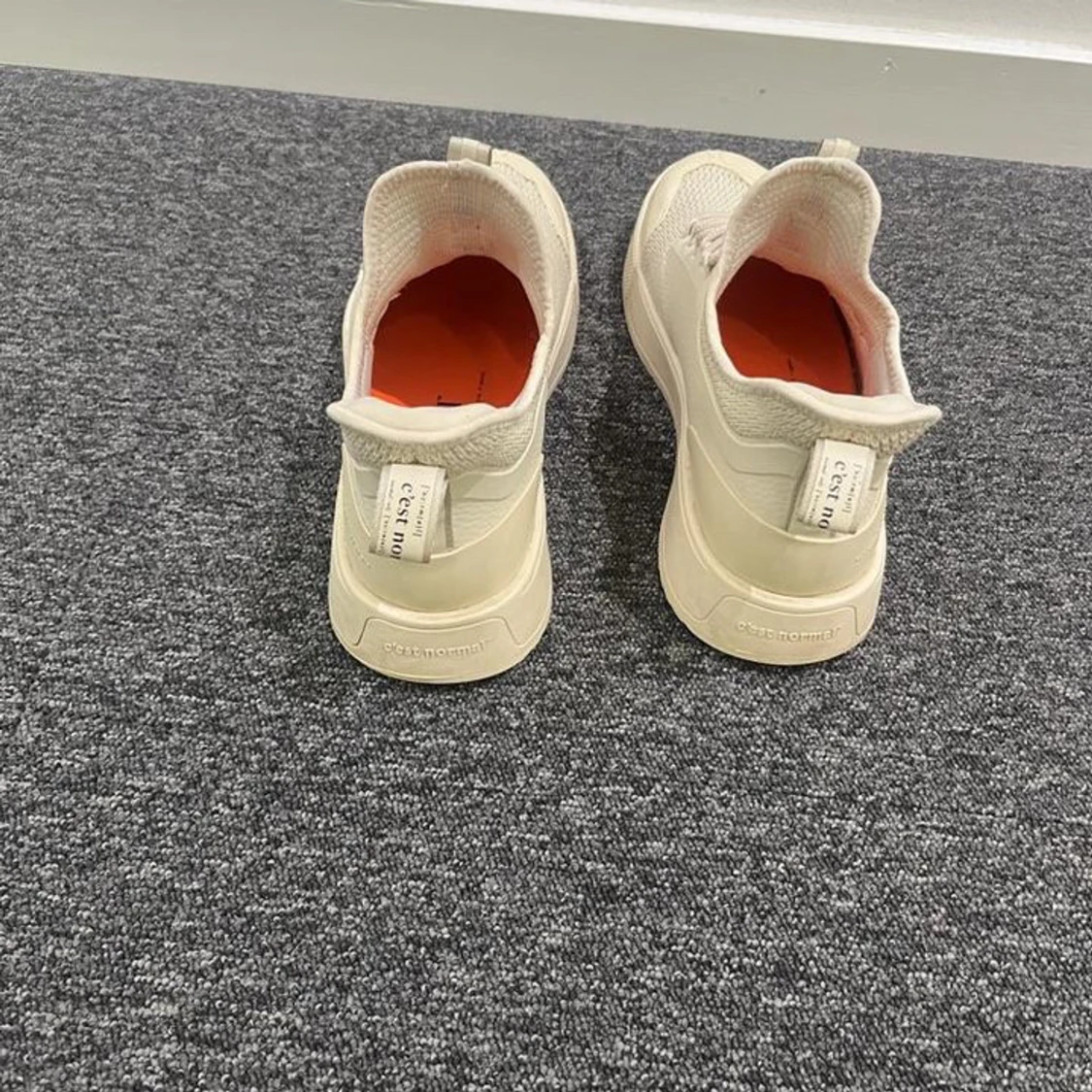 Beige sneakers från C'est Normal - 1