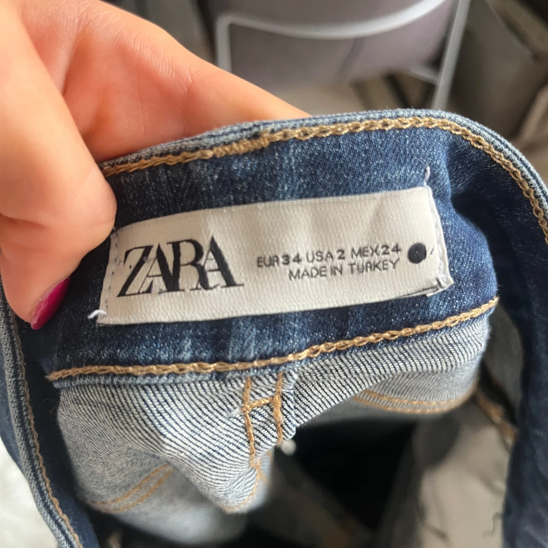 Blå lowwaist bootcut jeans från Zara, stl 34 - 2