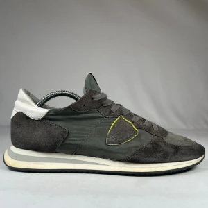 Philippe Model - Säljer ett par feta Philippe Model perfekt nu inför  hösten.Dom är i bra skick inget og medföljer.och självklart äkta Tveka inte på att gå in i dm för en snabb affär.Priset kan diskuteras 👊🏻🙌🏼