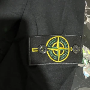 Stoneisland tröja - Storlek: S/M Längd: 167-175cm Vikt: 68-75KG