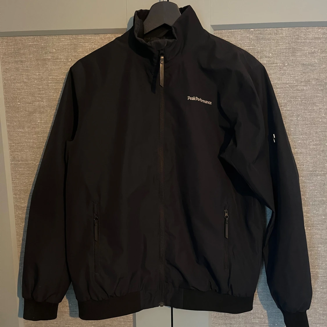 Svart Peak Performance JR coastal jacket - 3