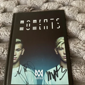 Marcus & Martinus skiva - Säljer en jätte gammal skiva av Marcus o Martinus me autograf på från flera år tillbaka när jag va fan