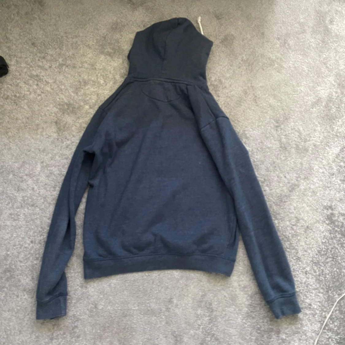 Mörkblå hoodie från Pier One - 1