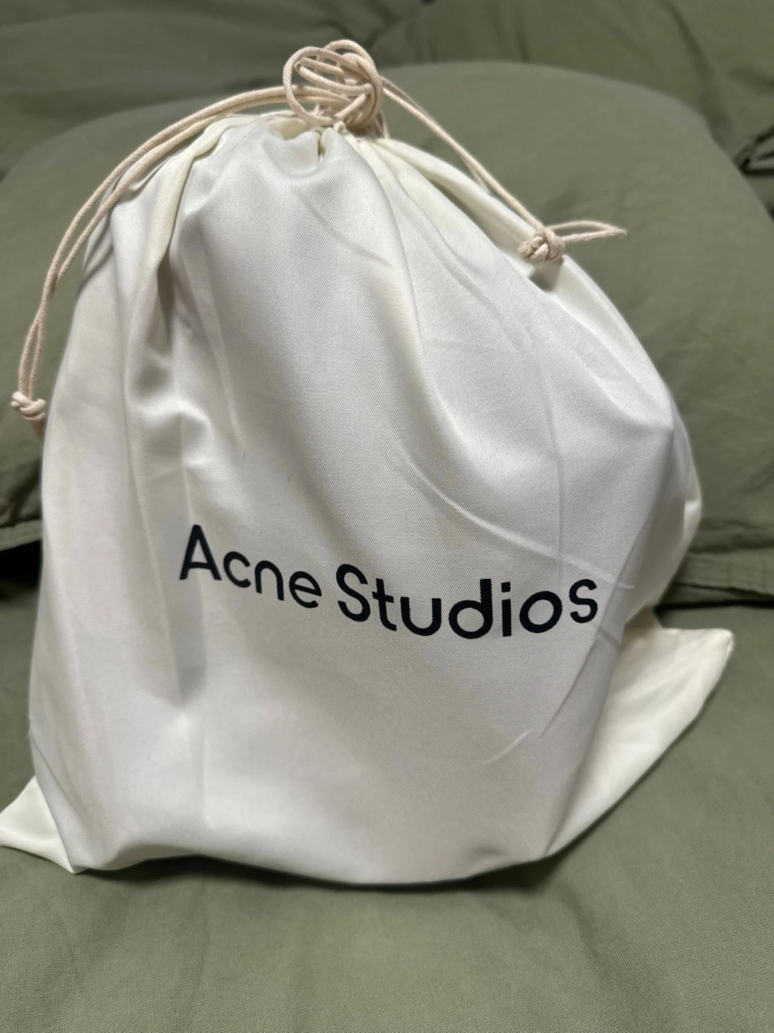 Svart handväska Acne Studios skinn
