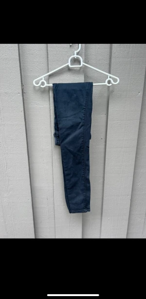 Svarta skinny jeans - Modell Molly från river Island, mycket stretchiga 