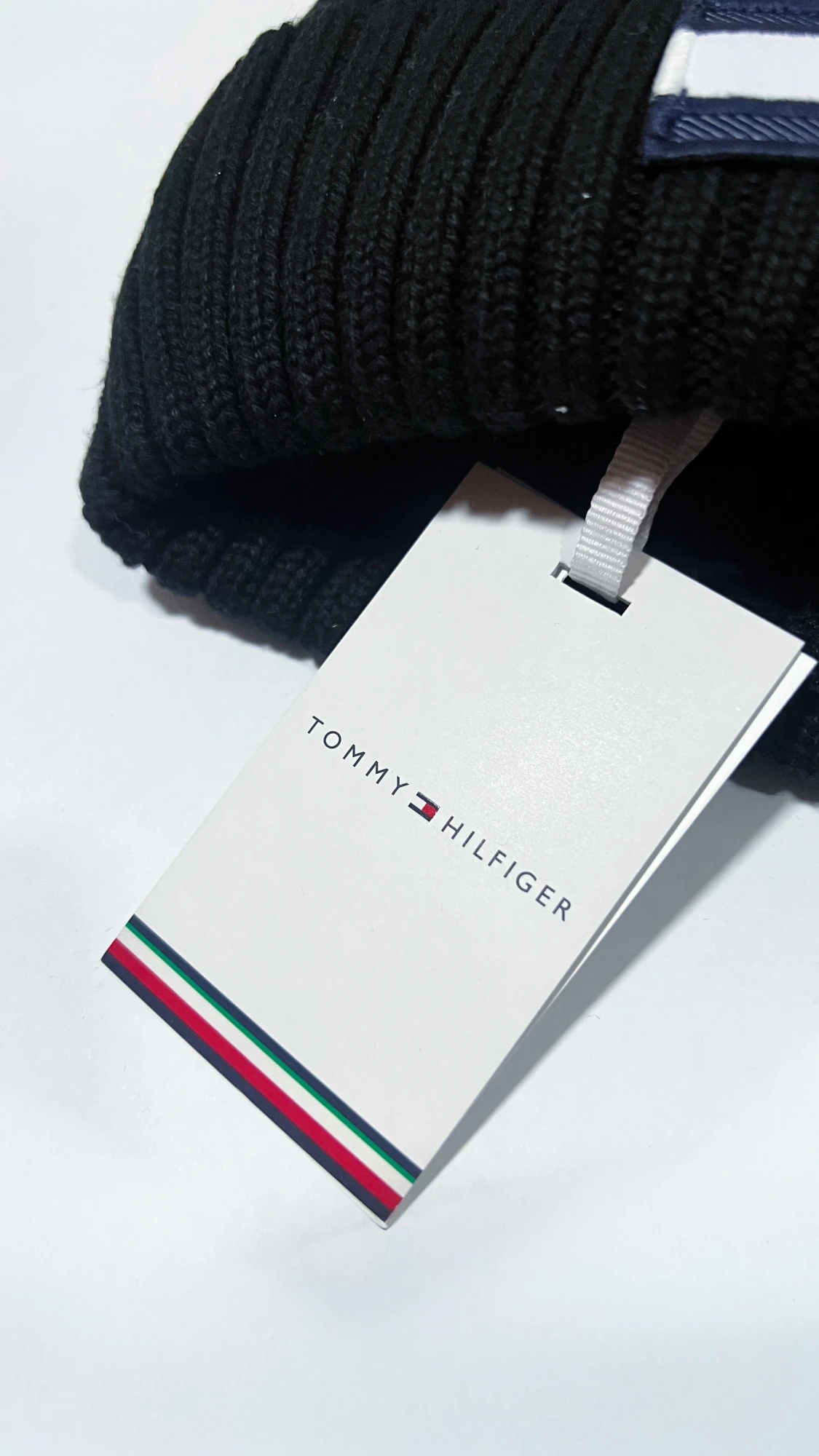 TOMMY HILFIGER Mössa - Aldrig Använd - Liten passform - 2
