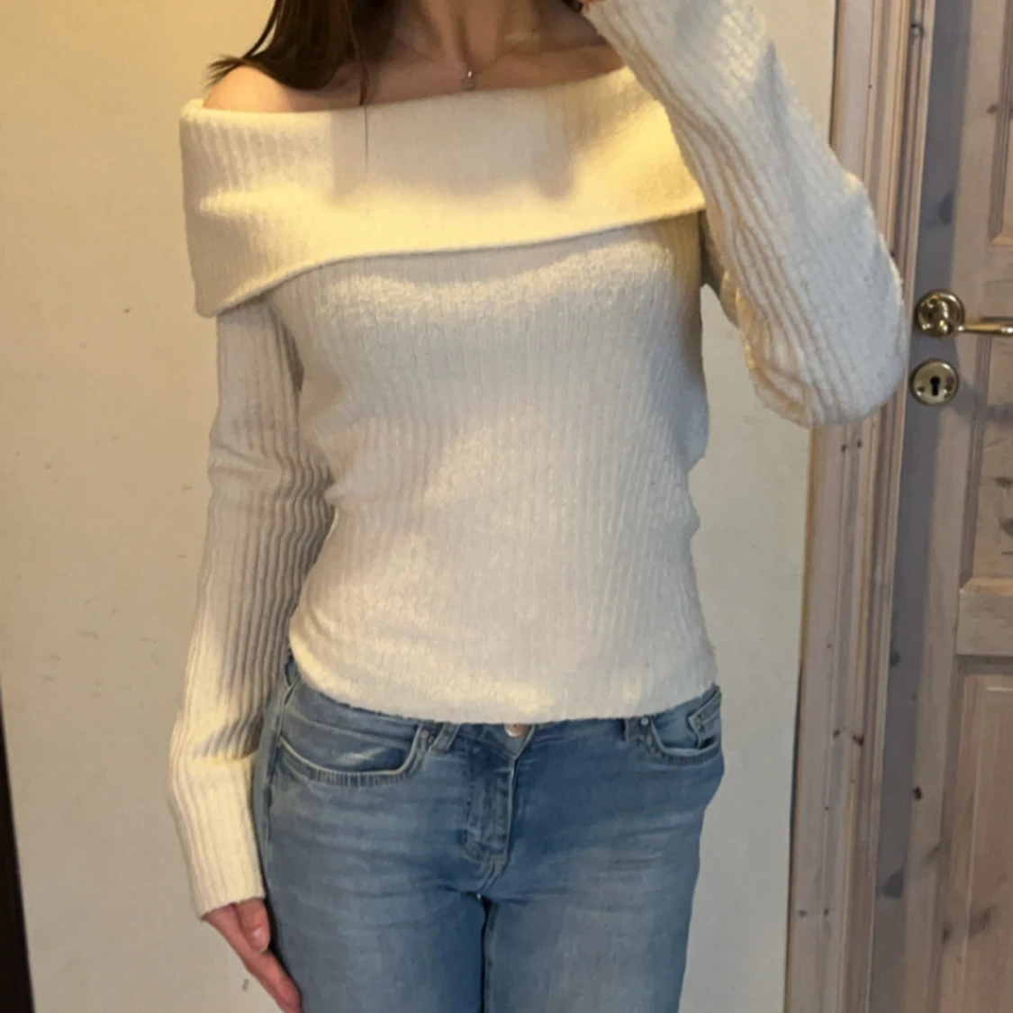Off-shoulder tröja