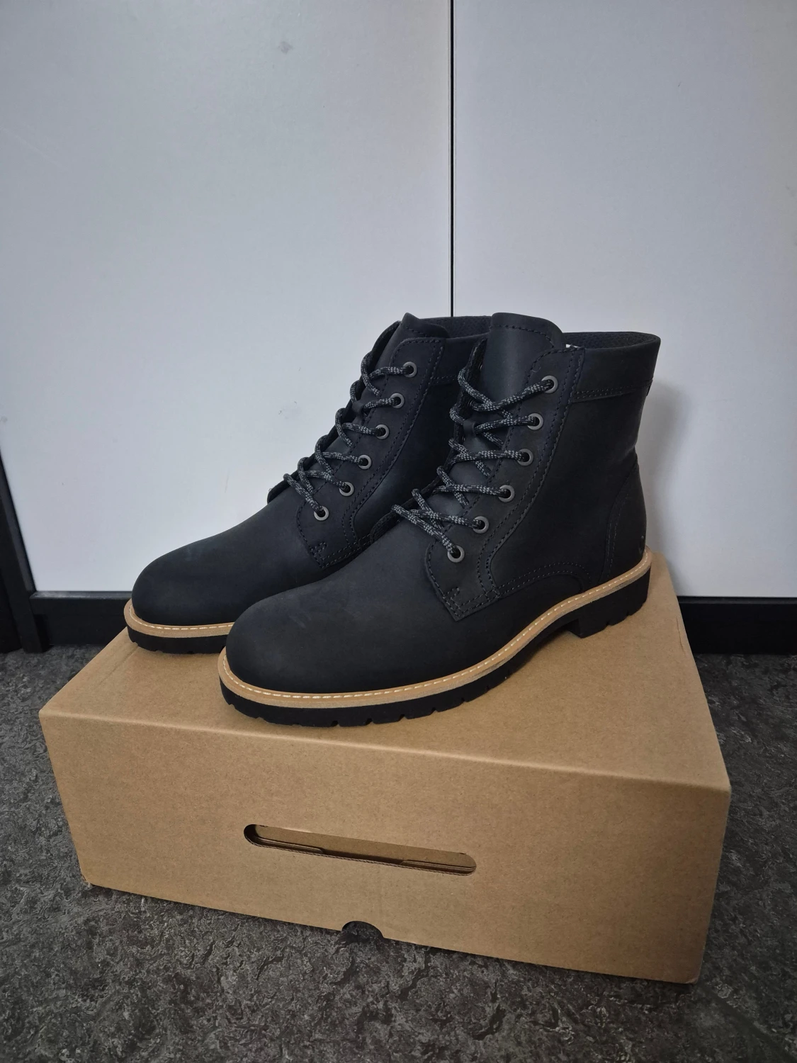 Svarta ECCO Jamestown boots stl 40