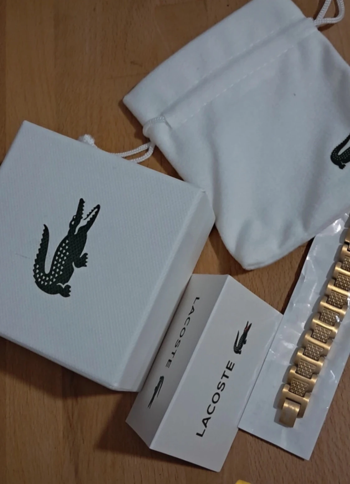 Guldfärgat armband från Lacoste - 2