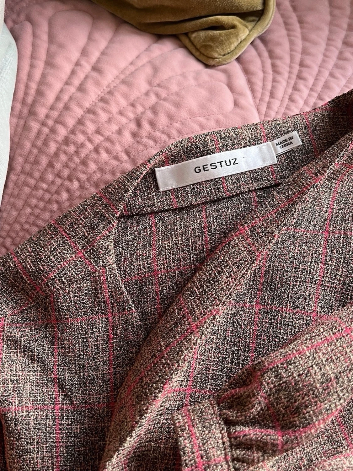 Tvådelat set med omlottblus och byxa - 4