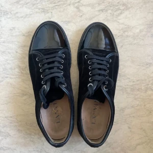 Svarta Lanvin skor  - Hel svarta lanvin skor i storlek 8!