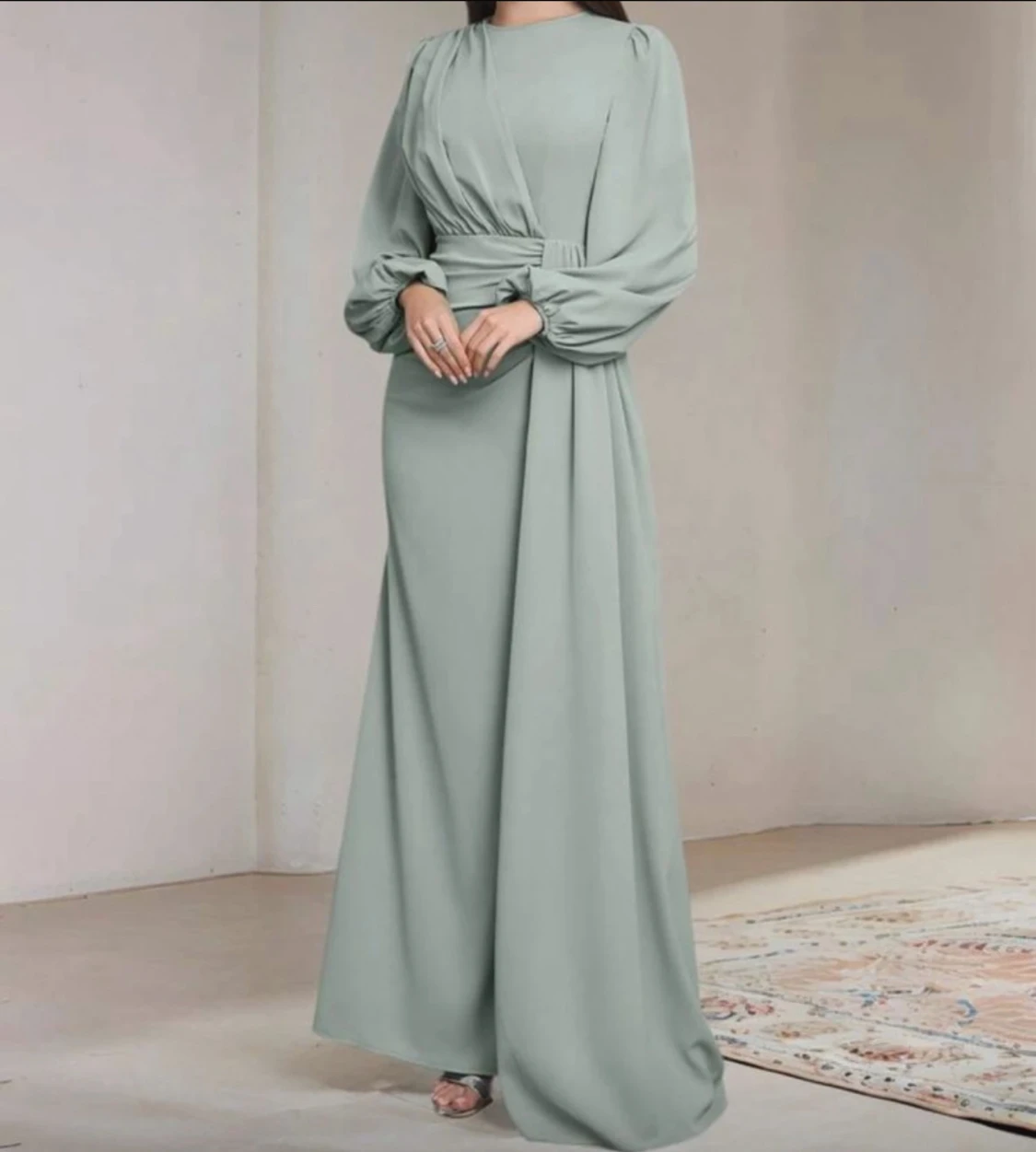 Ljusgrön långklänning med omlott - 1