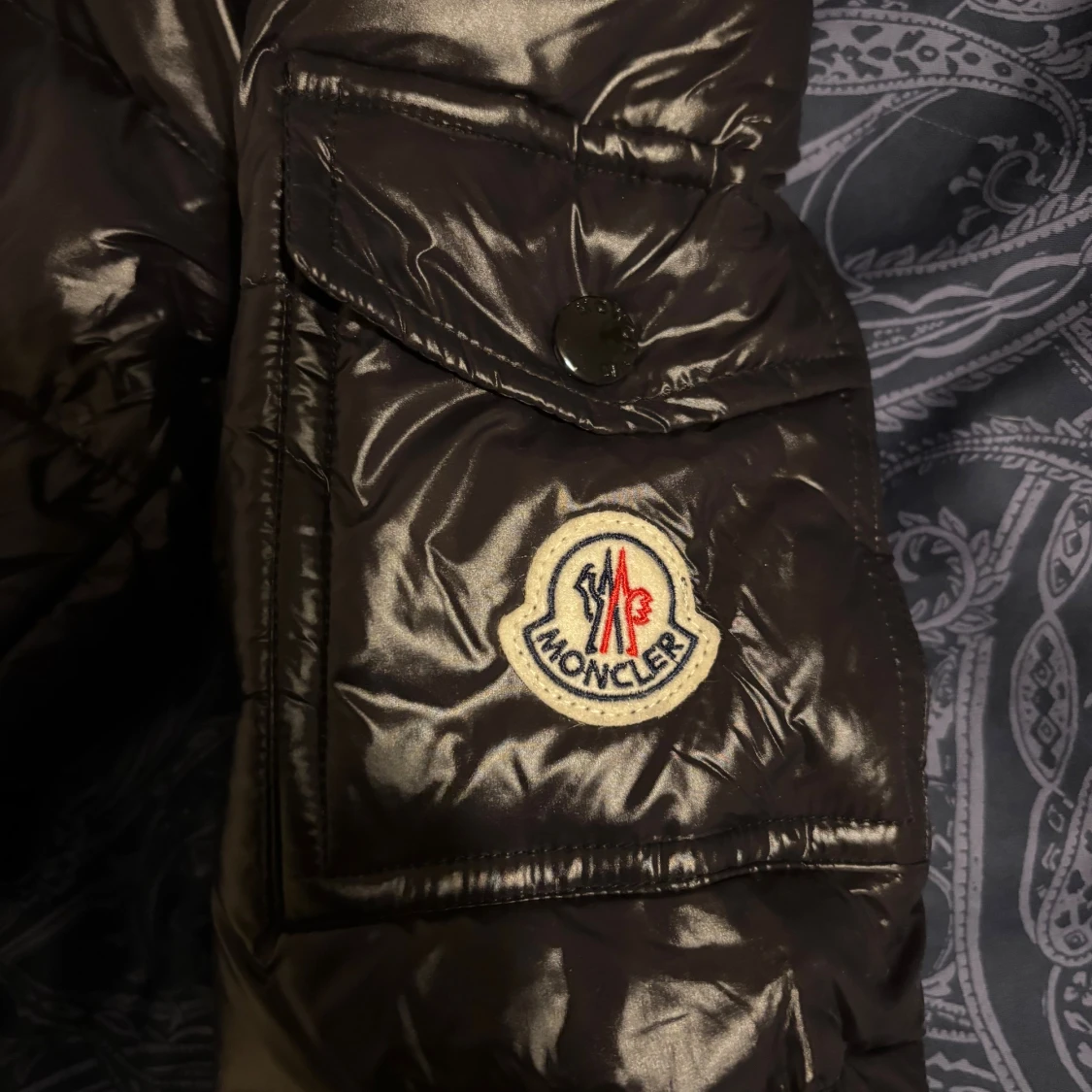 Svart pufferjacka från Moncler - 1