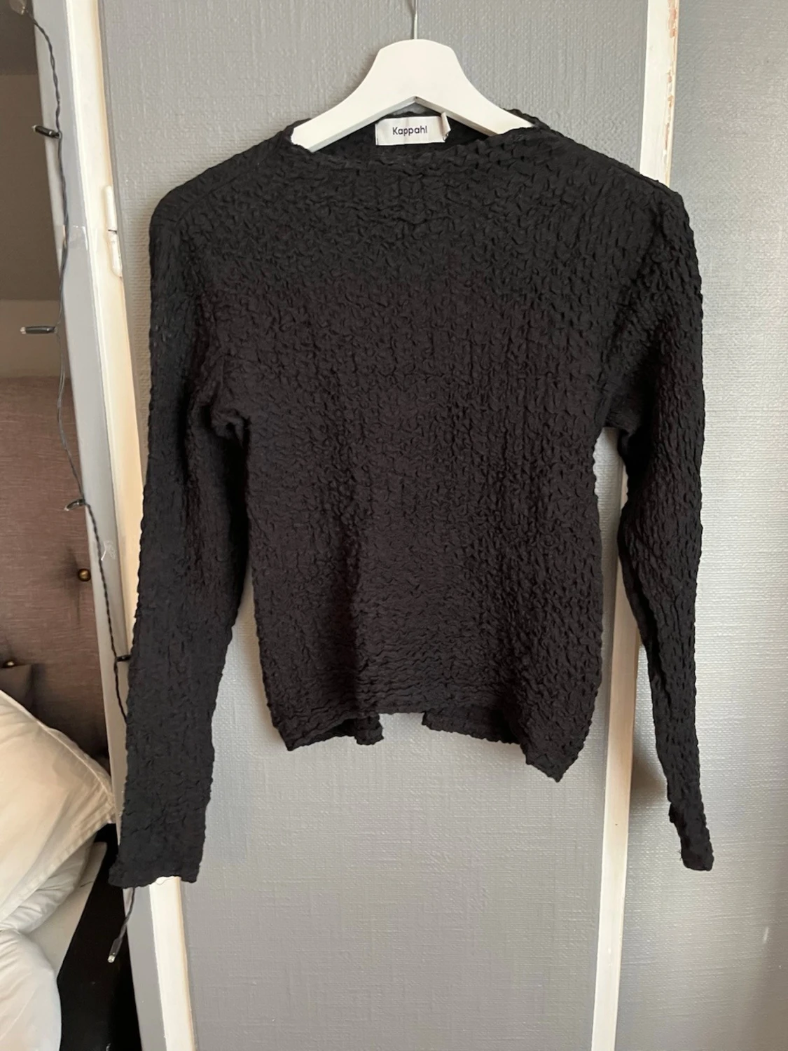 Svart strukturerad tröja från Kappahl - 2