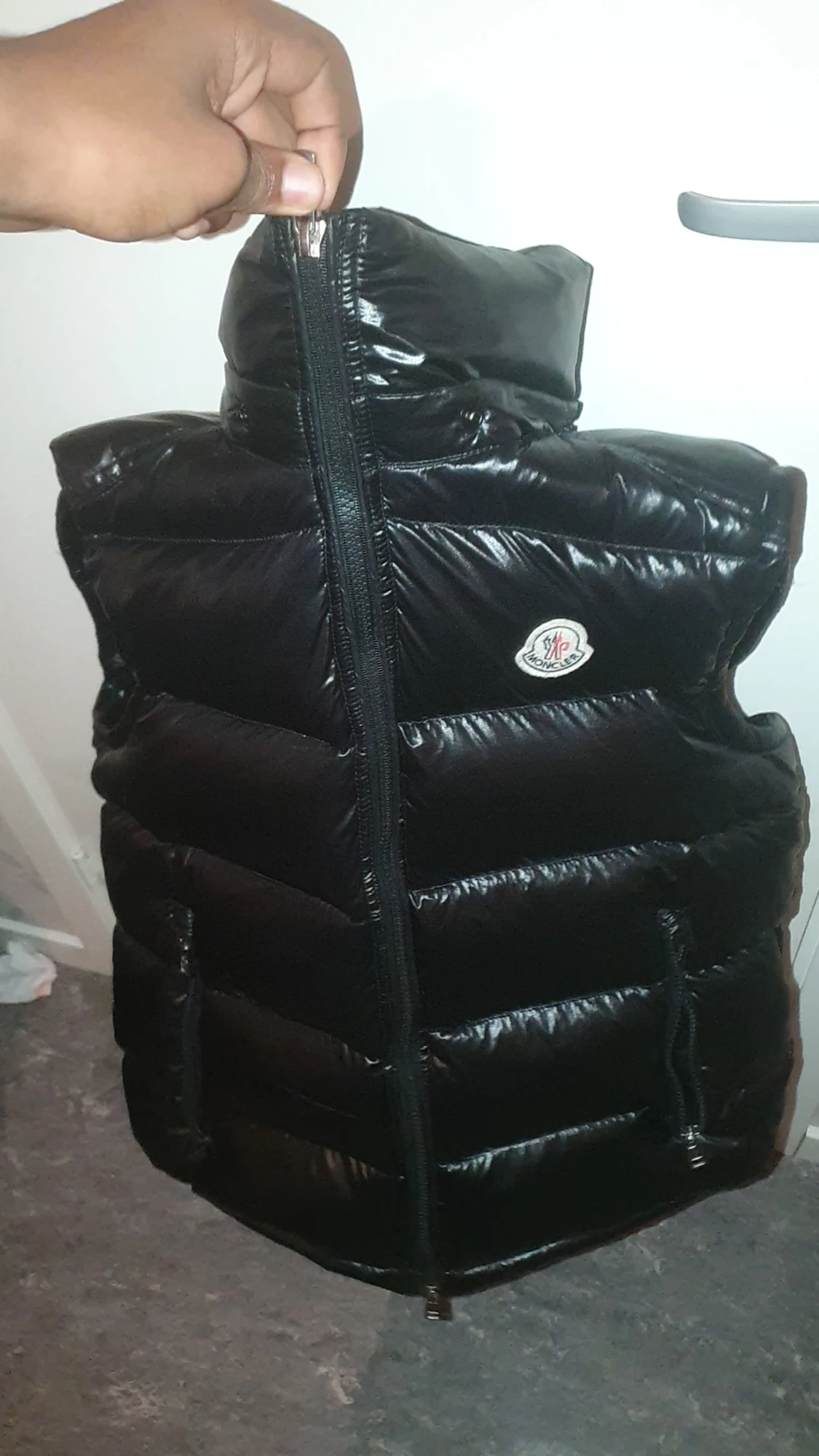 Svart dunväst från Moncler