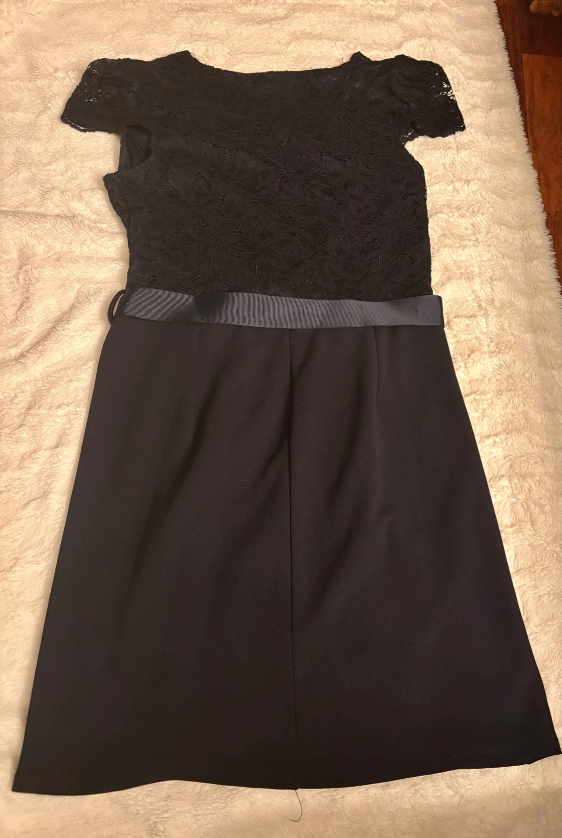 Mörkblå spetsklänning - 1