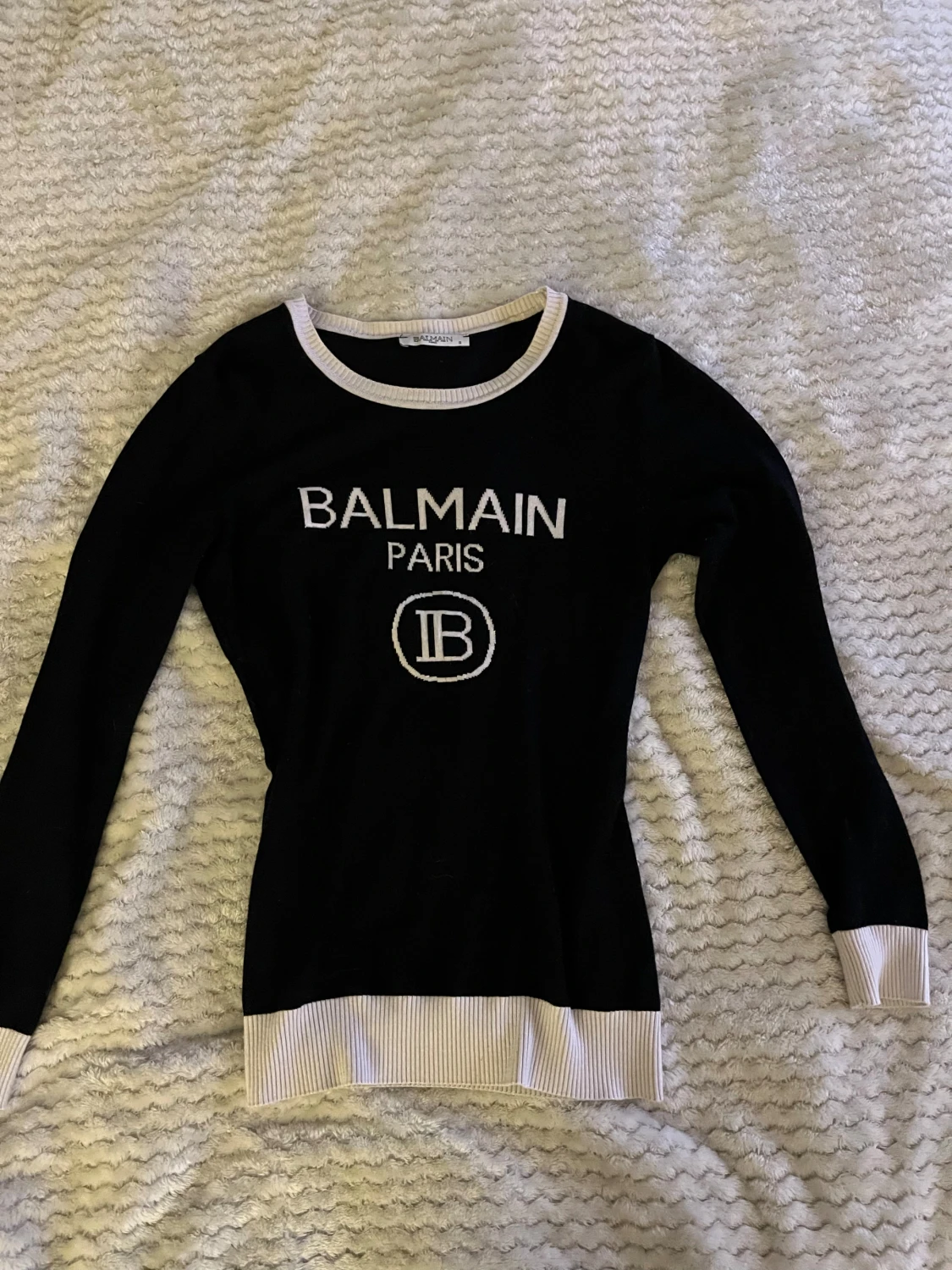 Svart stickad tröja från Balmain