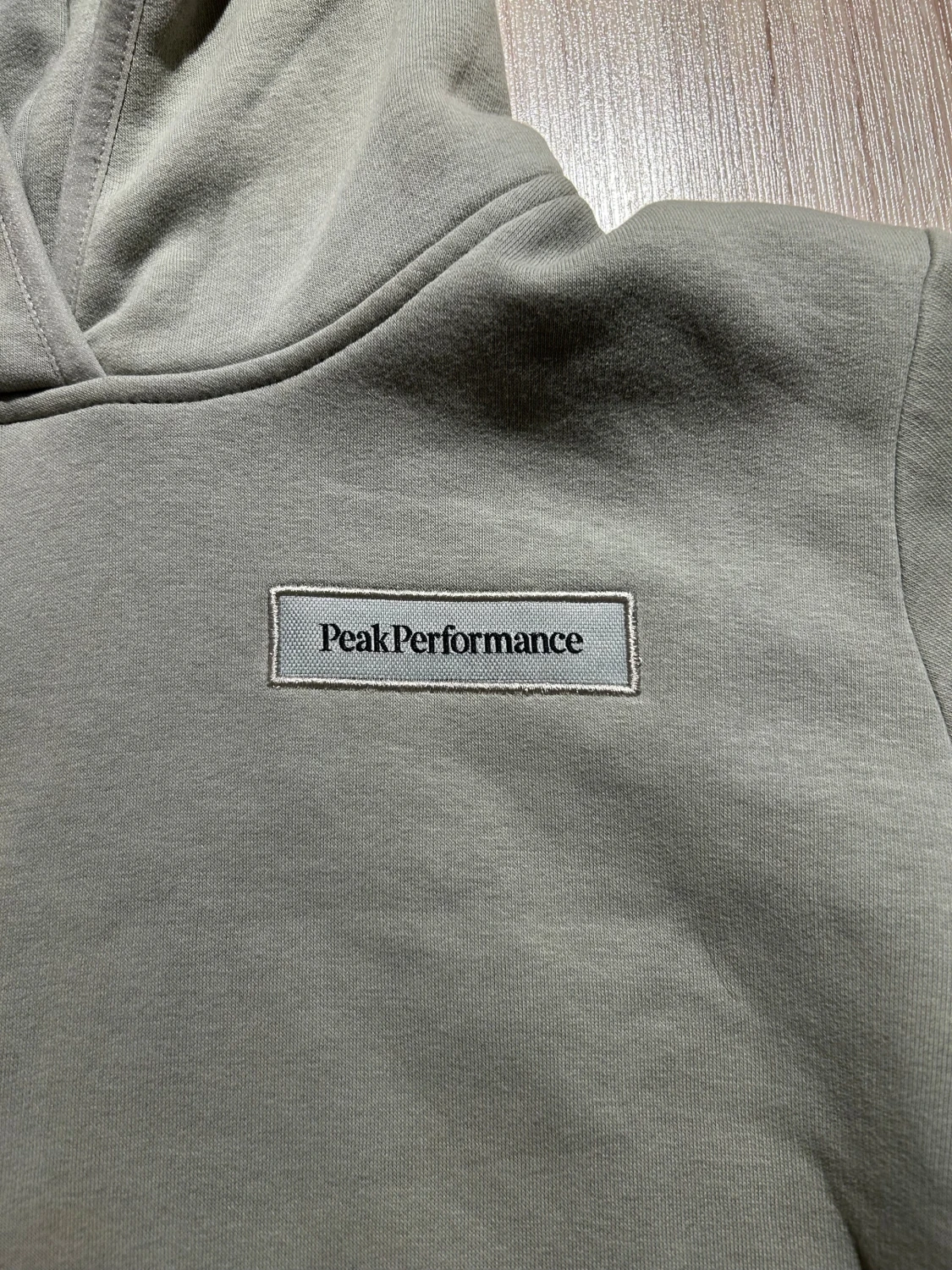 Peak performance hoodie - 2