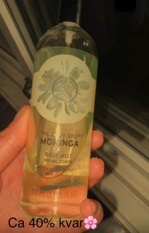 The body shop - Body mist i doften Moringa från the body shop, ca 40% kvar. Doftar otroligt gott🤗