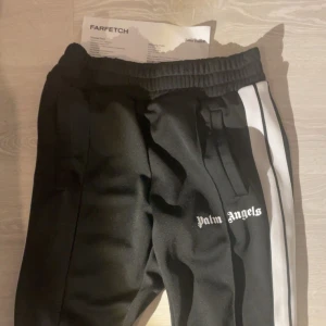 Palm Angels byxor - Äkta Palm angels byxor inga täcken på användning kan sälja hela för 1600