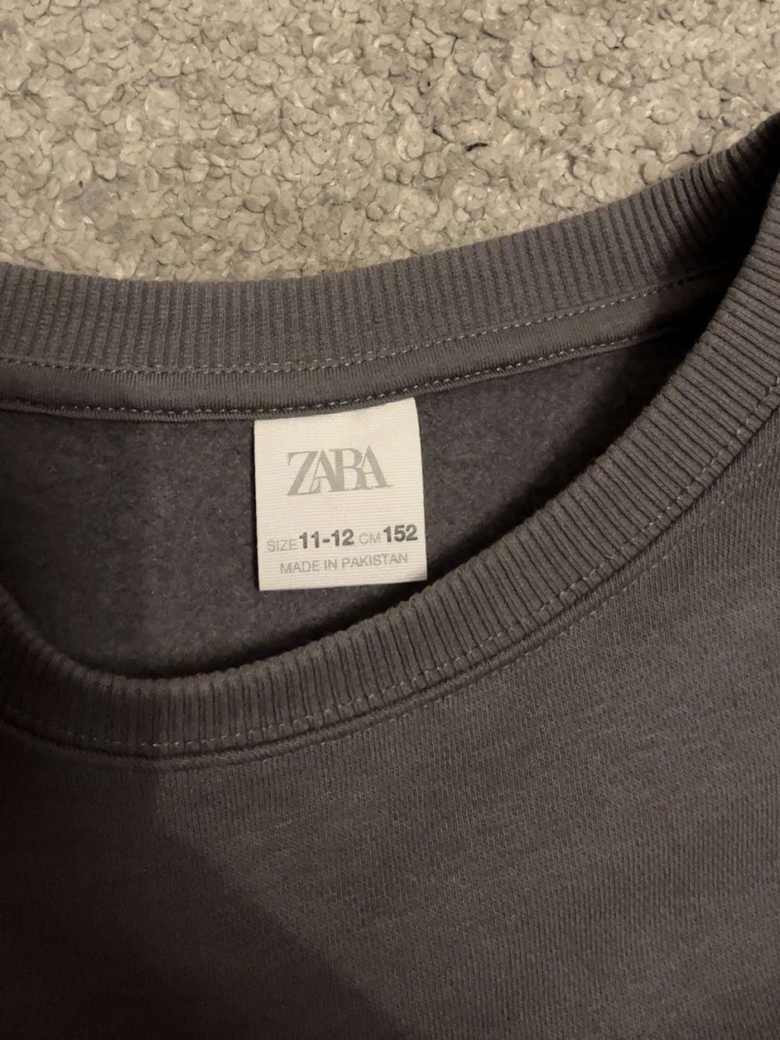 Grå basic sweatshirt - 2