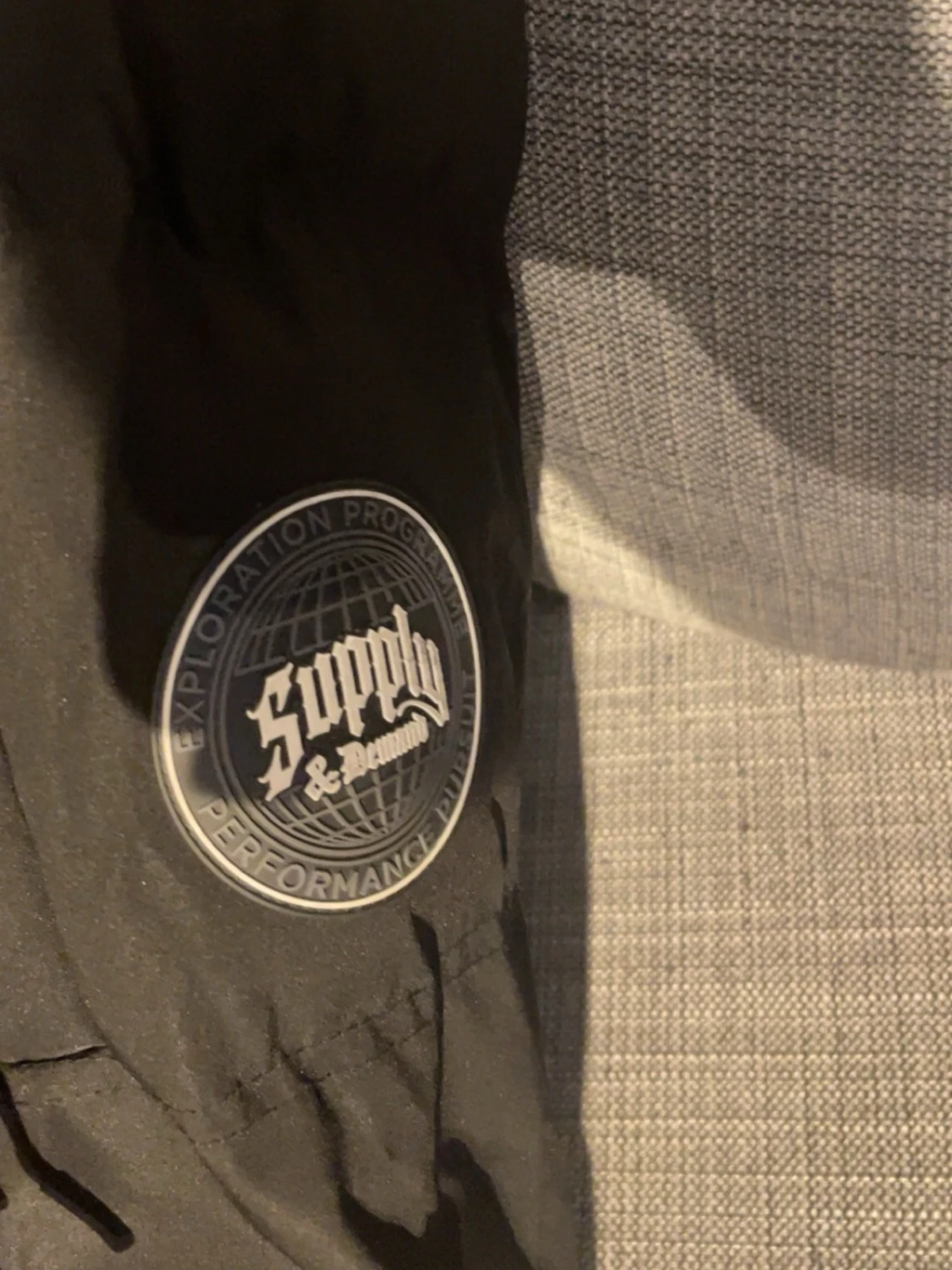 Svart pufferjacka med huva - 4