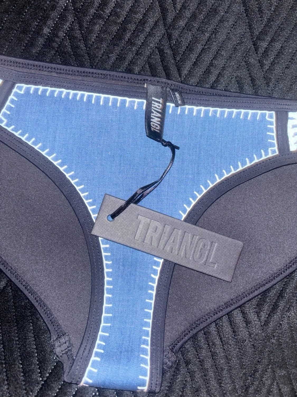 Blå och svart bikiniunderdel från Triangl - 1