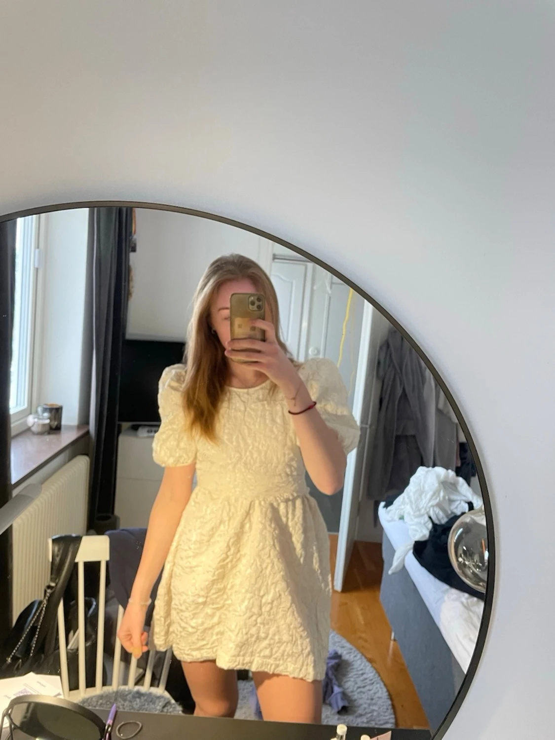 Studentklänning med puffärm monki 