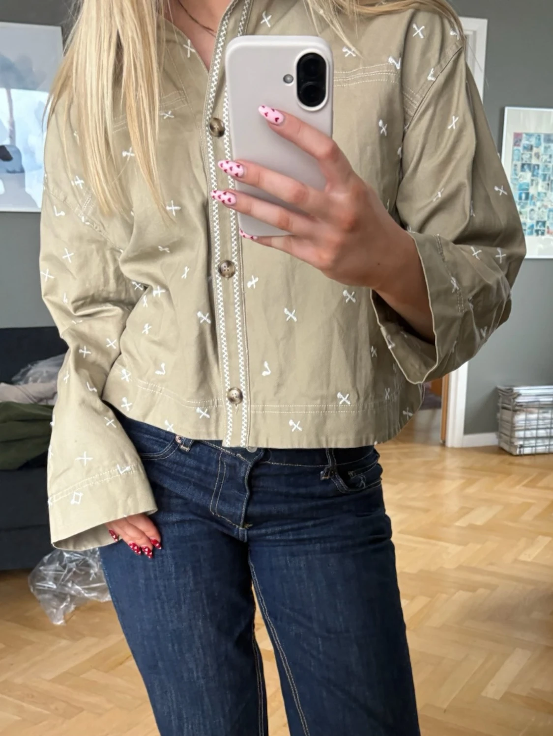 Beige overshirt jacka med broderi - 1