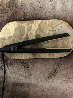 Ghd orginial styling plattång - Ghd plattång funkar att göra lockar också!🌼.              Sparmsamt andvänd! Nypris 2199:-