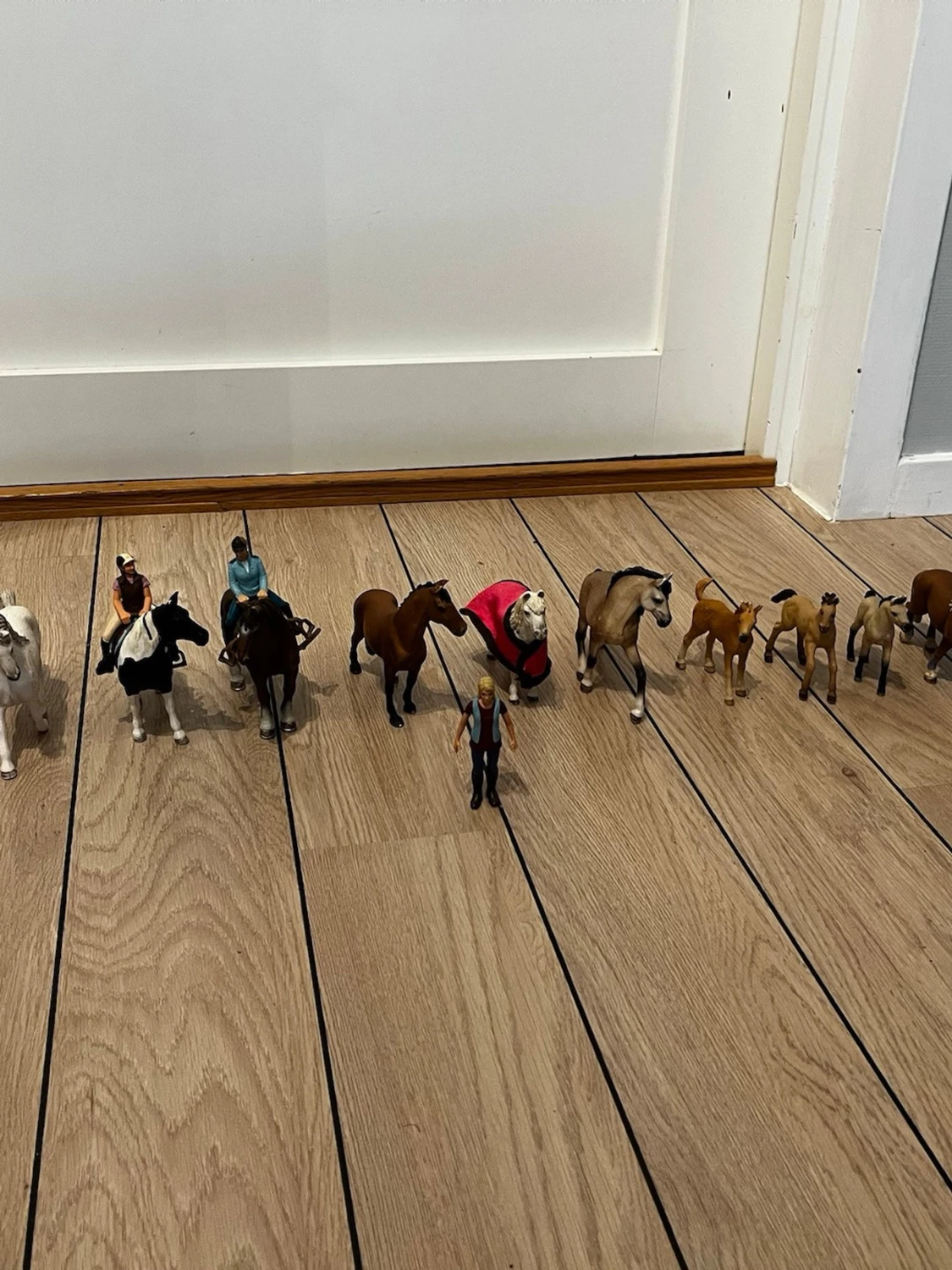 Miniatyrhinder och figurer till leksakshästar - 2