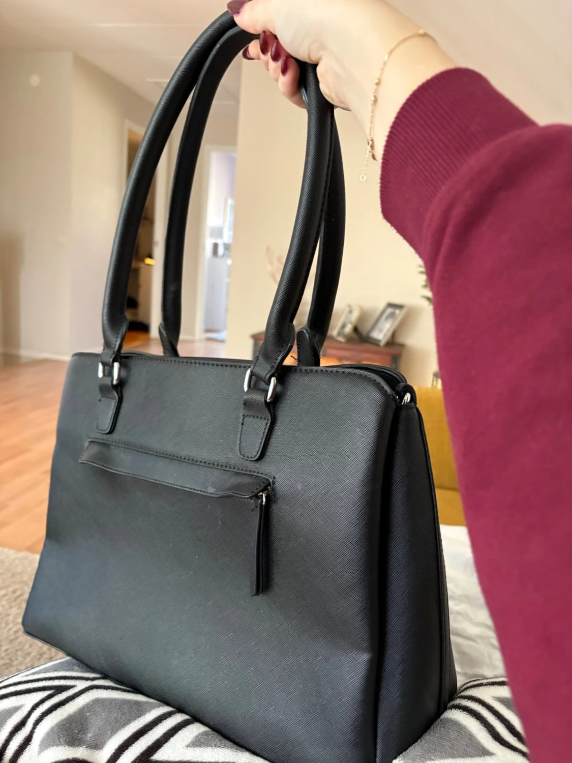 Svart handväska från Rizzo - 1