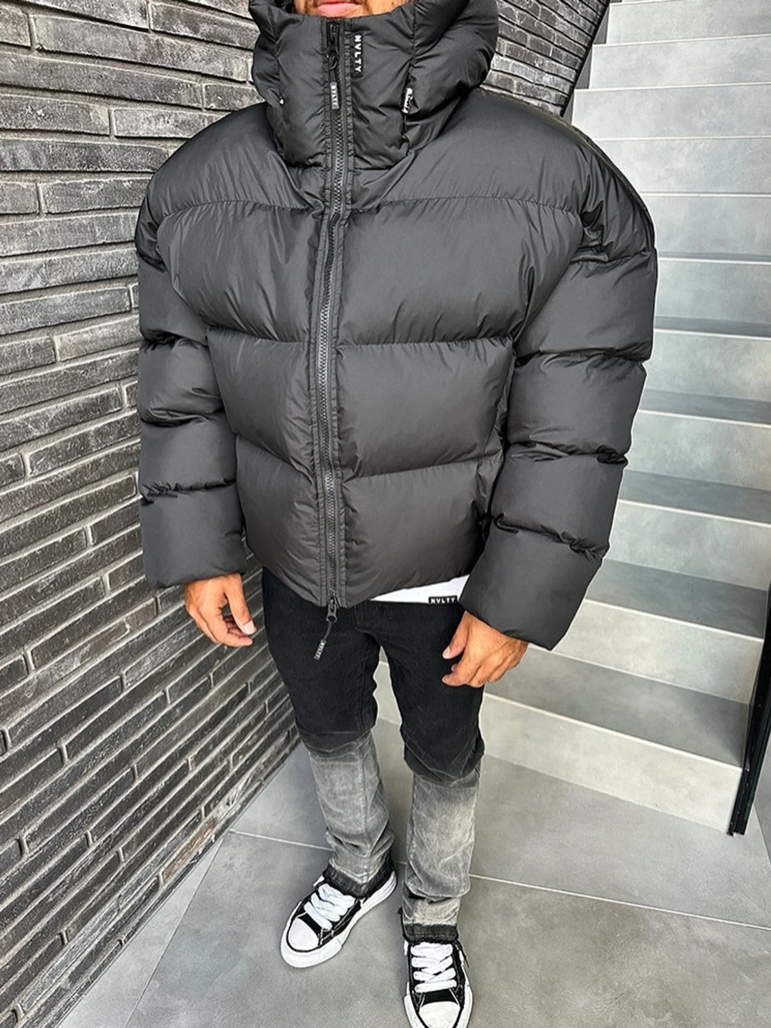 Svart pufferjacka från NVLTY - 4