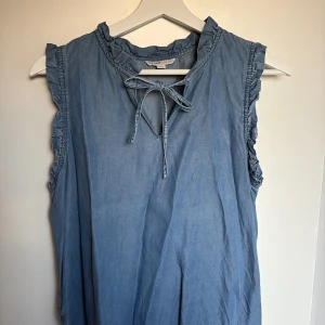 Volang blus - Pris kan diskuteras!