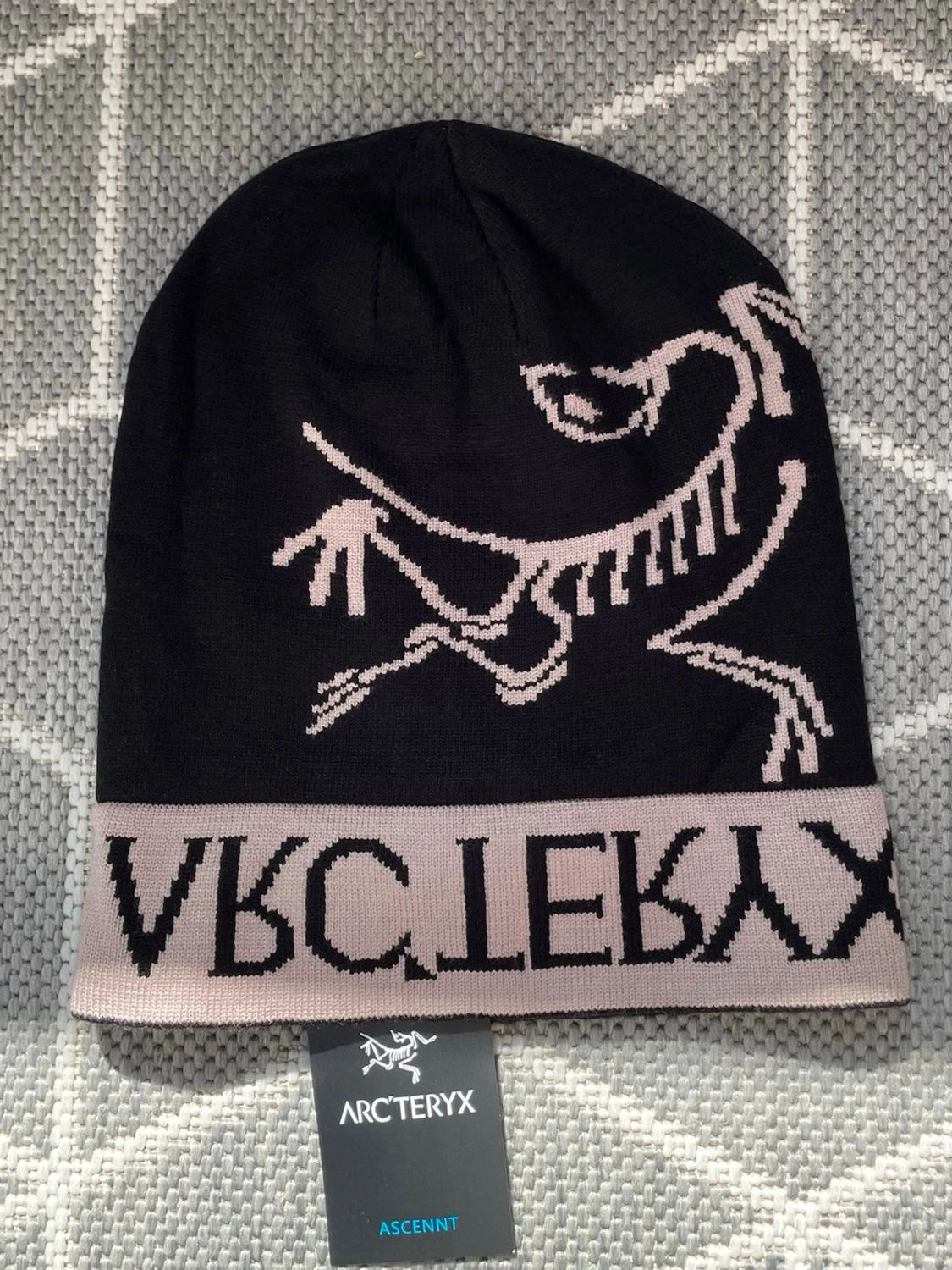 Svart Arc'teryx mössa, Aldrig Använt! - 2