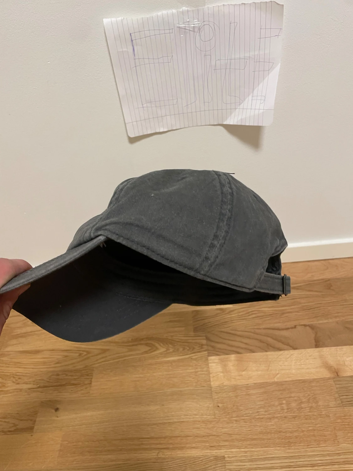 Svart Stüssy keps med broderad logga - 2