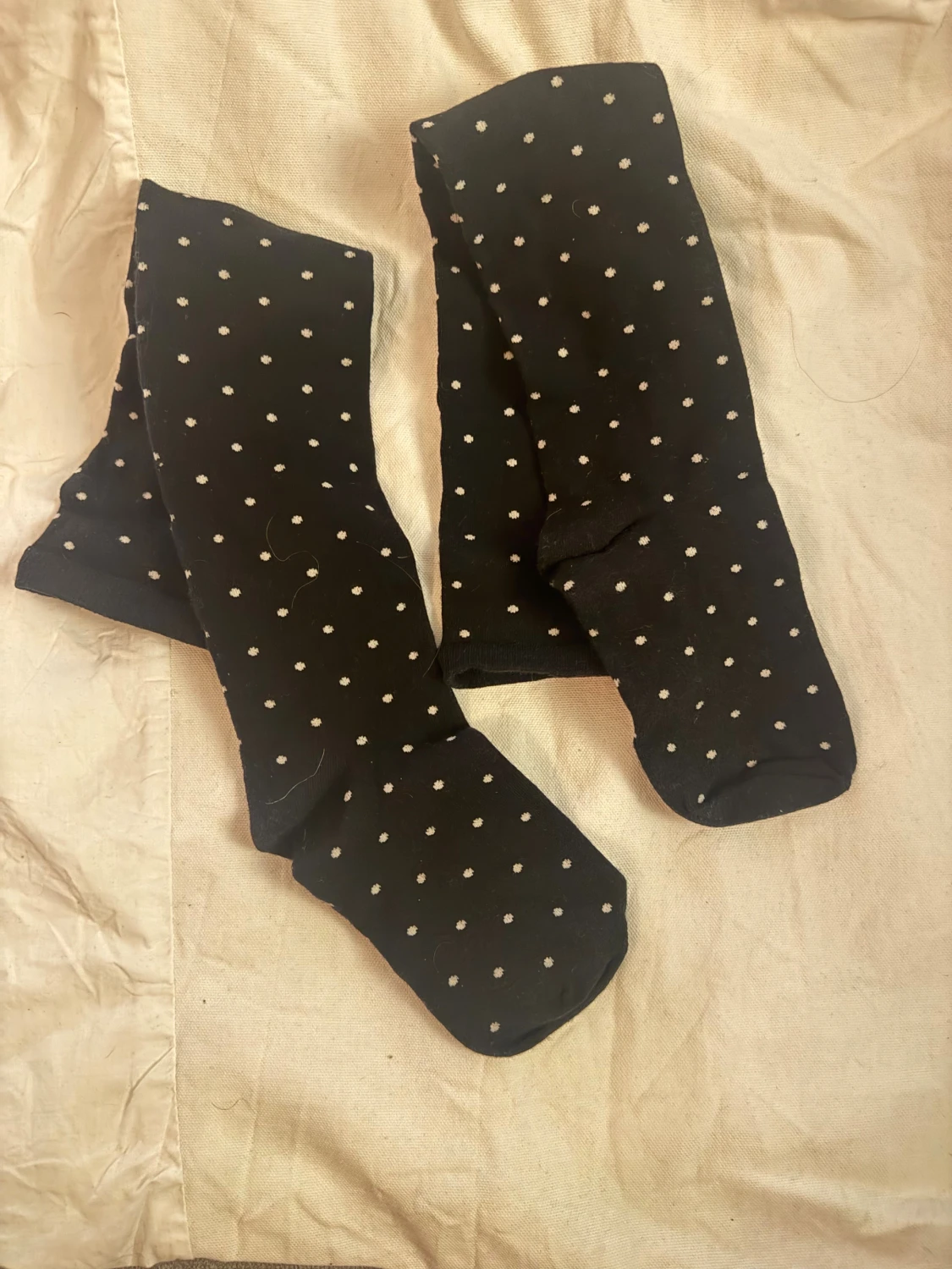 Svarta knästrumpor med vita prickar - 2