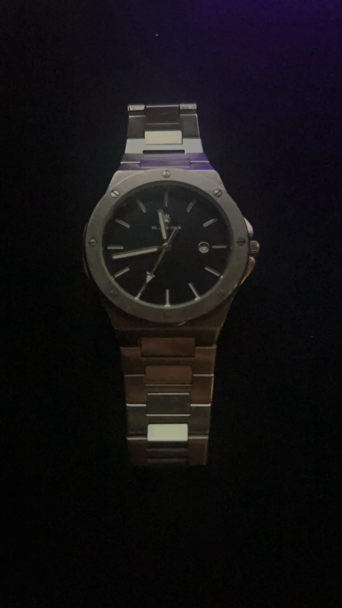 Silverfärgad klocka