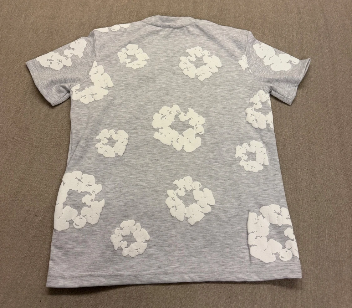 Grå t-shirt med vita blommor Denim Tears - 3