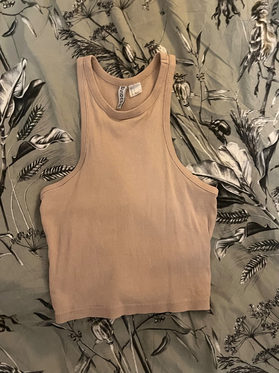 Beige ribbad linnetopp från H&M Divided
