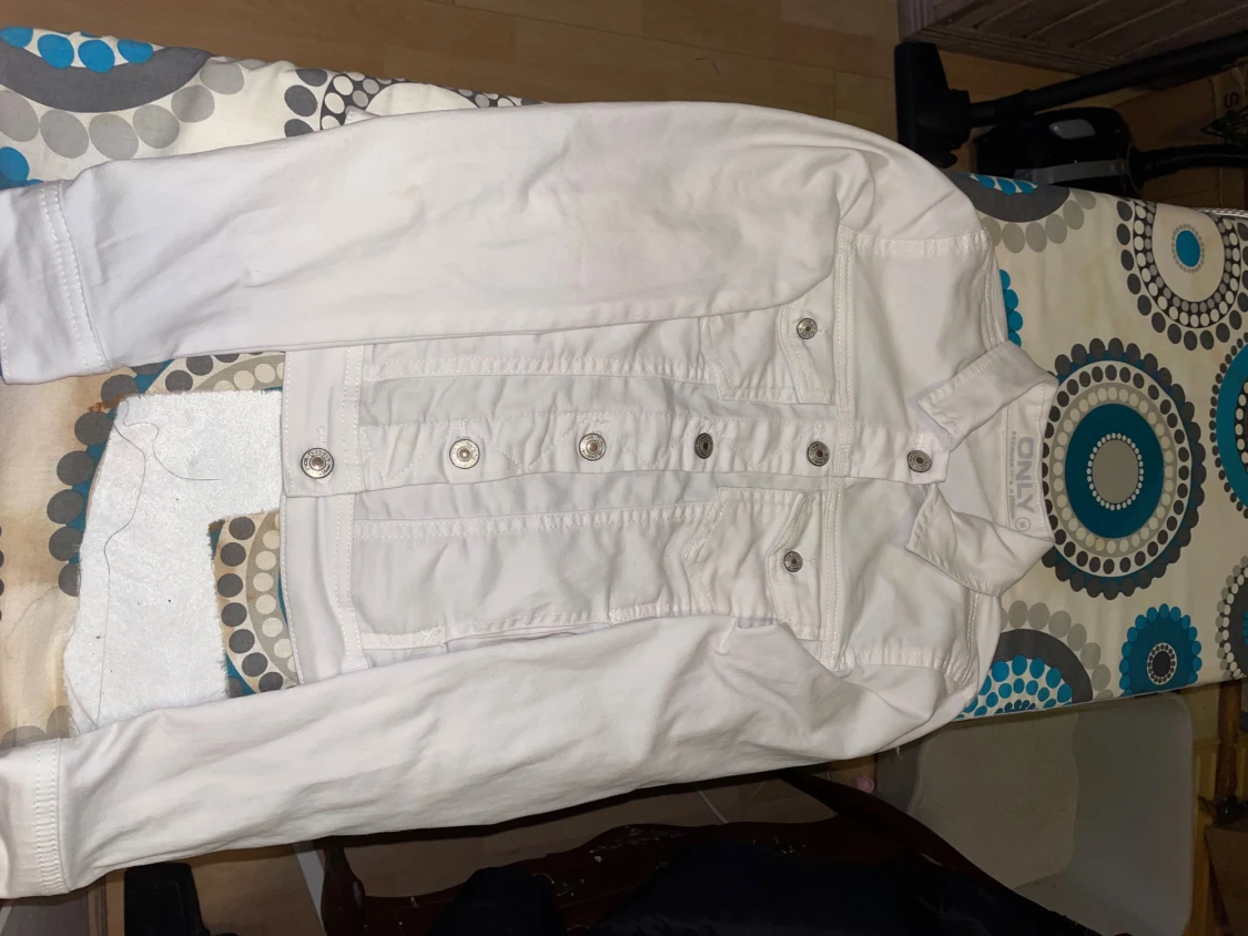 Vit jeansjacka från ONLY, storlek 34 - 2