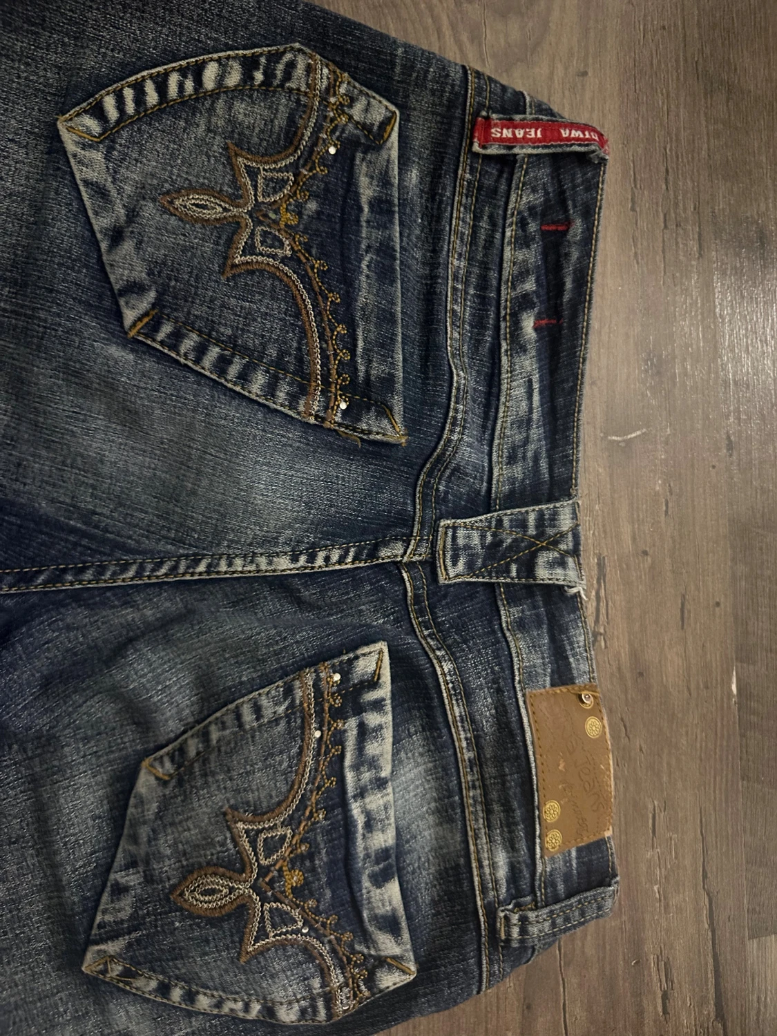 Mörkblåa lågmidjade jeans  - 6