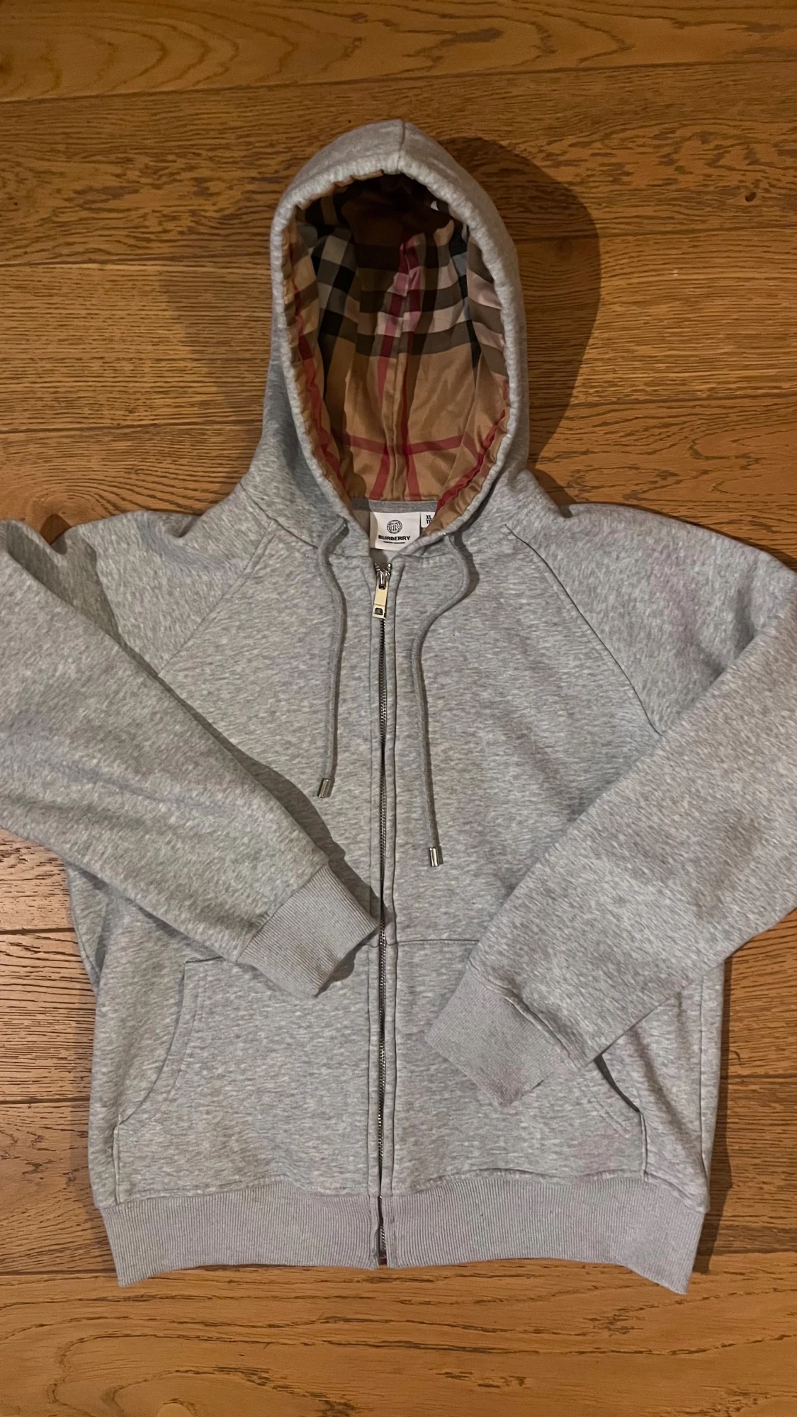 Grå Burberry hoodie S med dragkedja