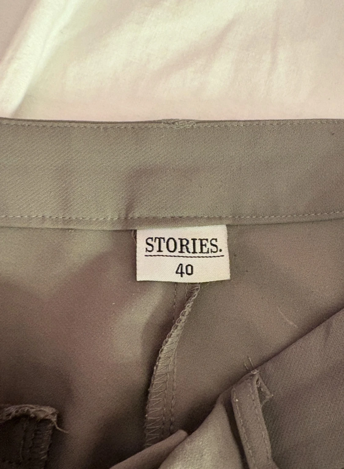 Grå kostymbyxor  - 2