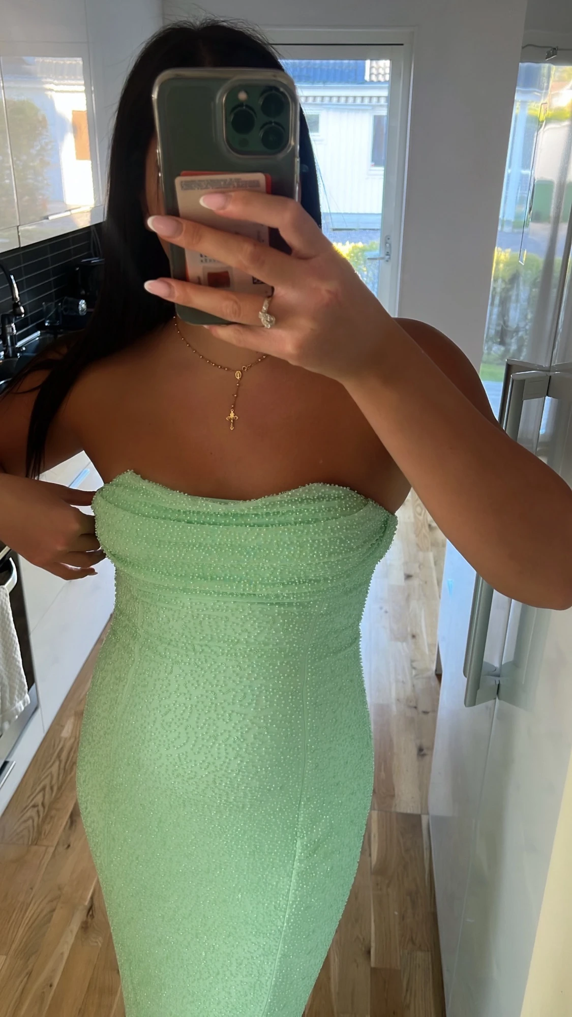 Mintgrön axelbandslös långklänning - 1