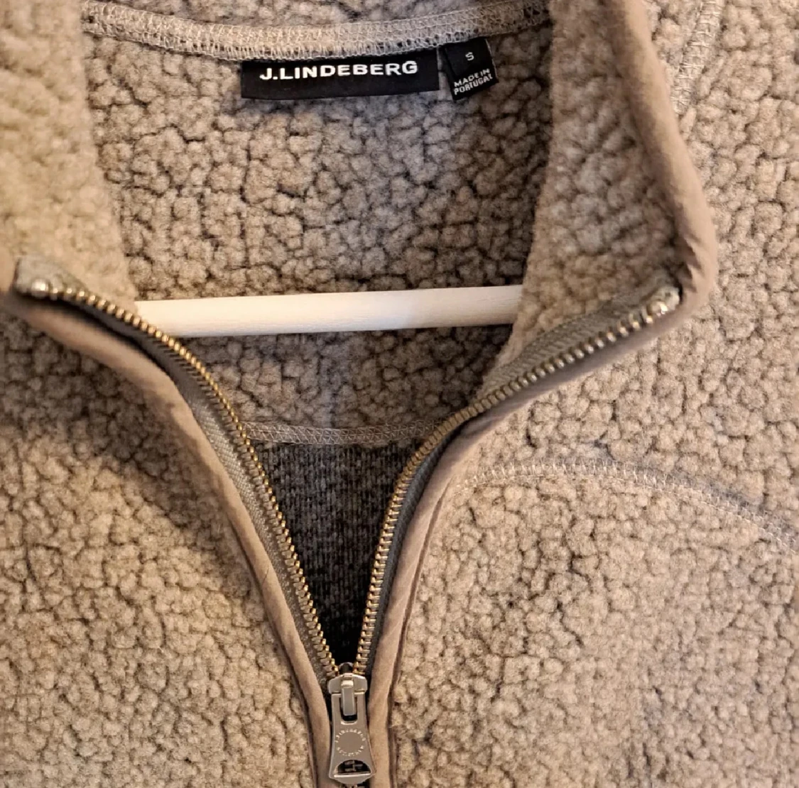 Beige/grå fleeceväst från J.Lindeberg - 1